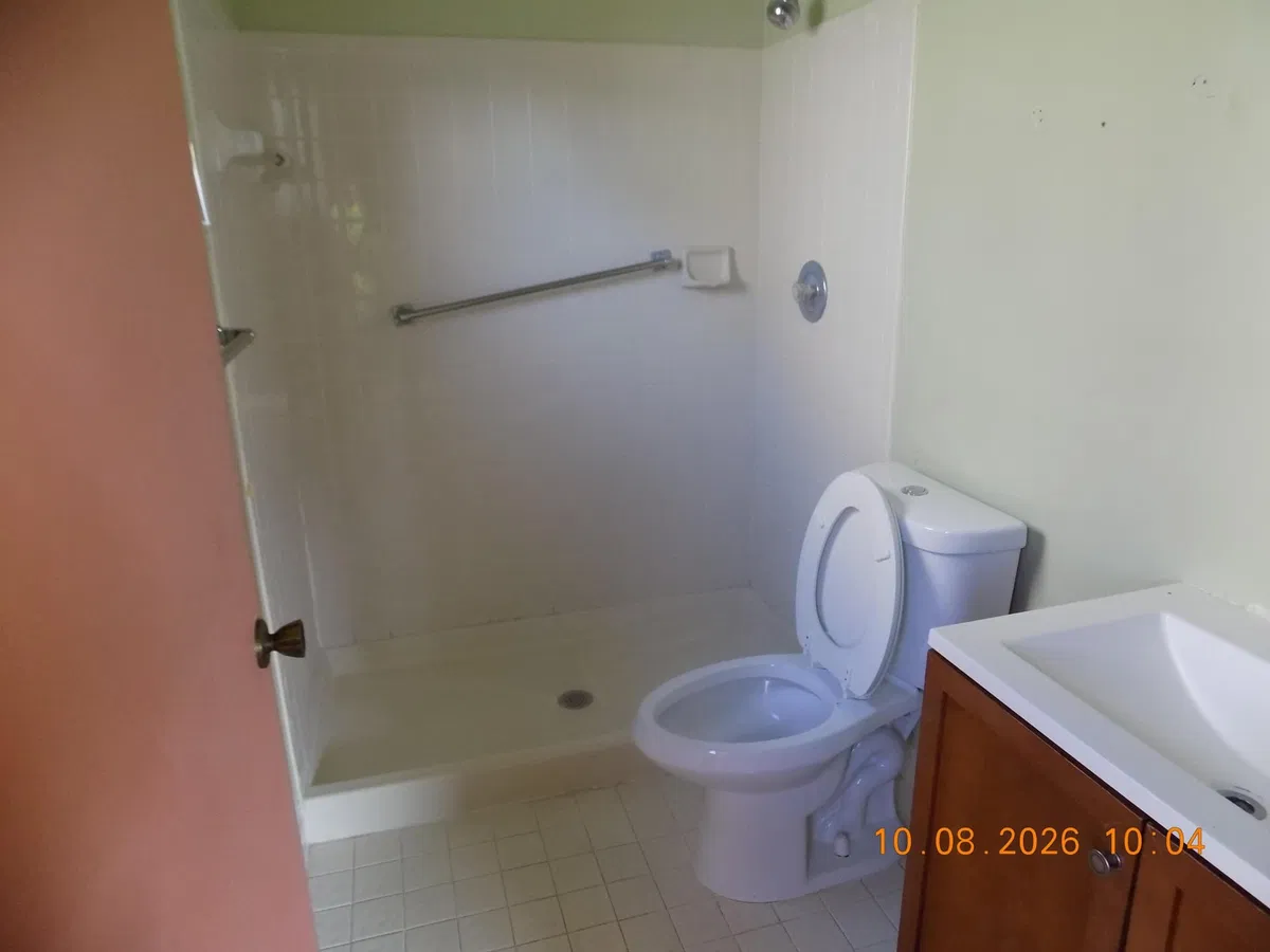 Unit 106 photo 16