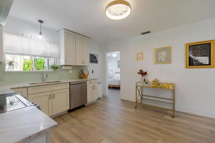 Residence photo 19