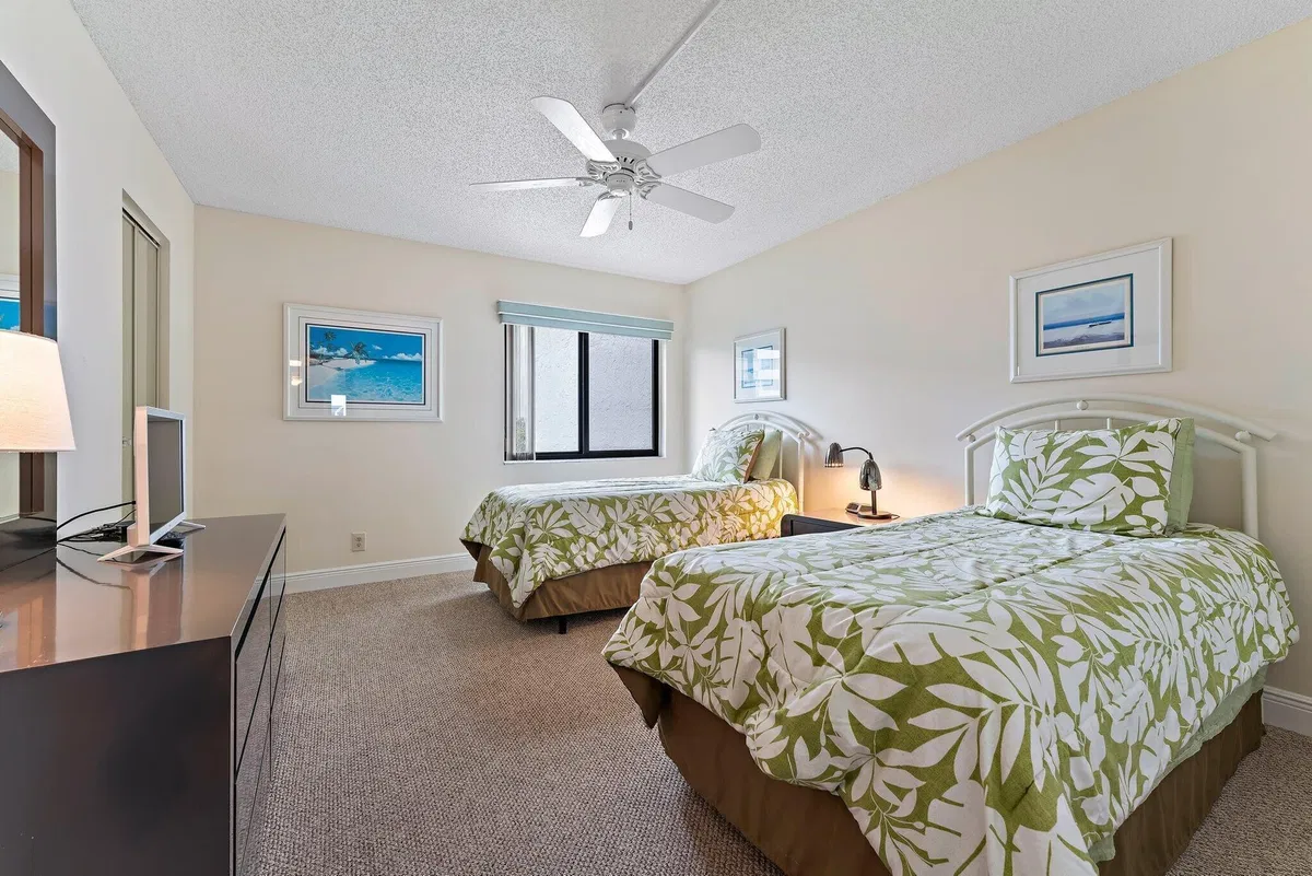 Unit B406 photo 22