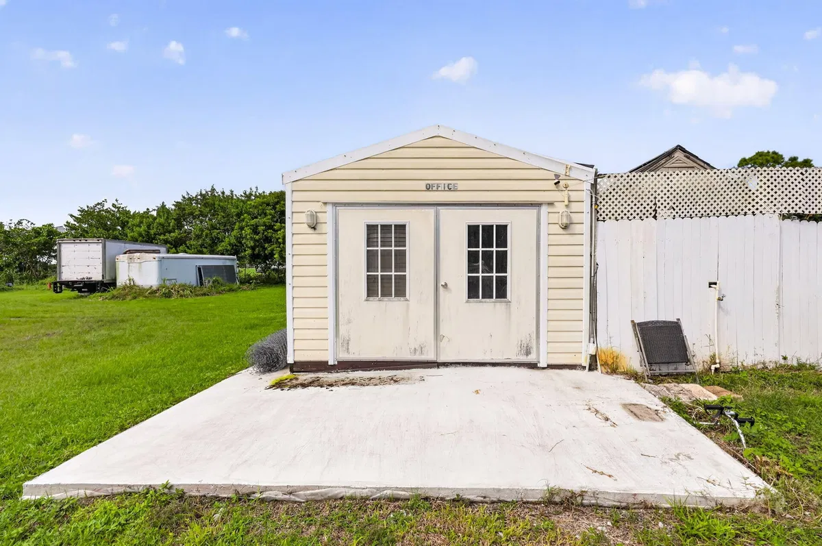Residence photo 10