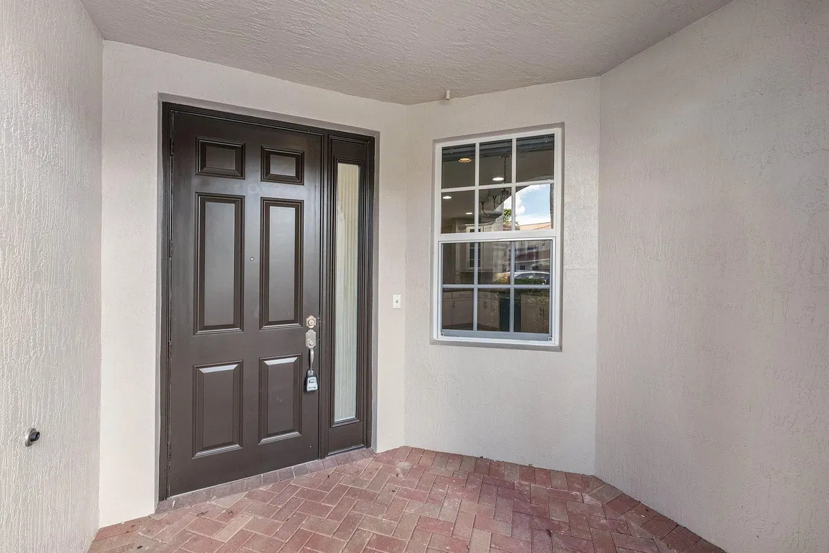 Unit 505 photo 4