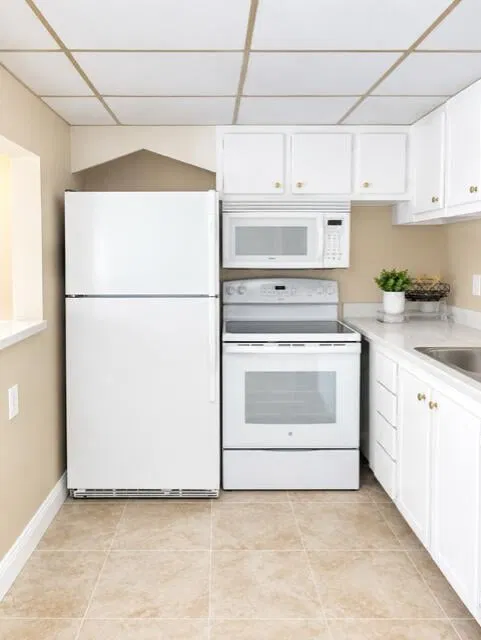 Unit 215 photo 4
