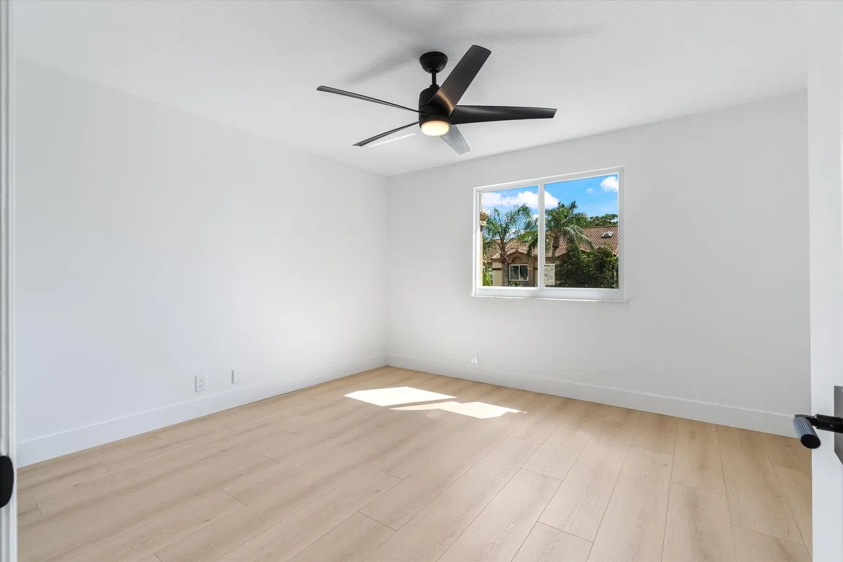 Residence photo 22