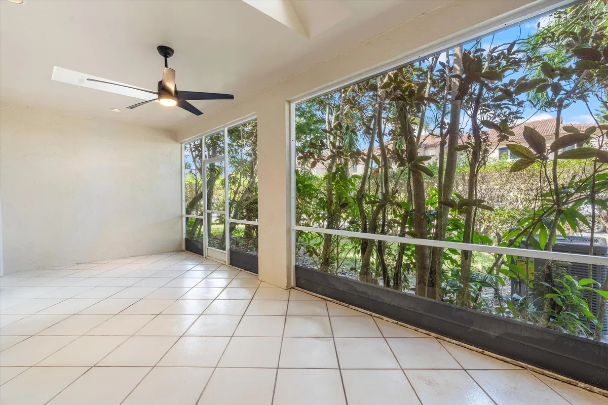 Residence photo 25