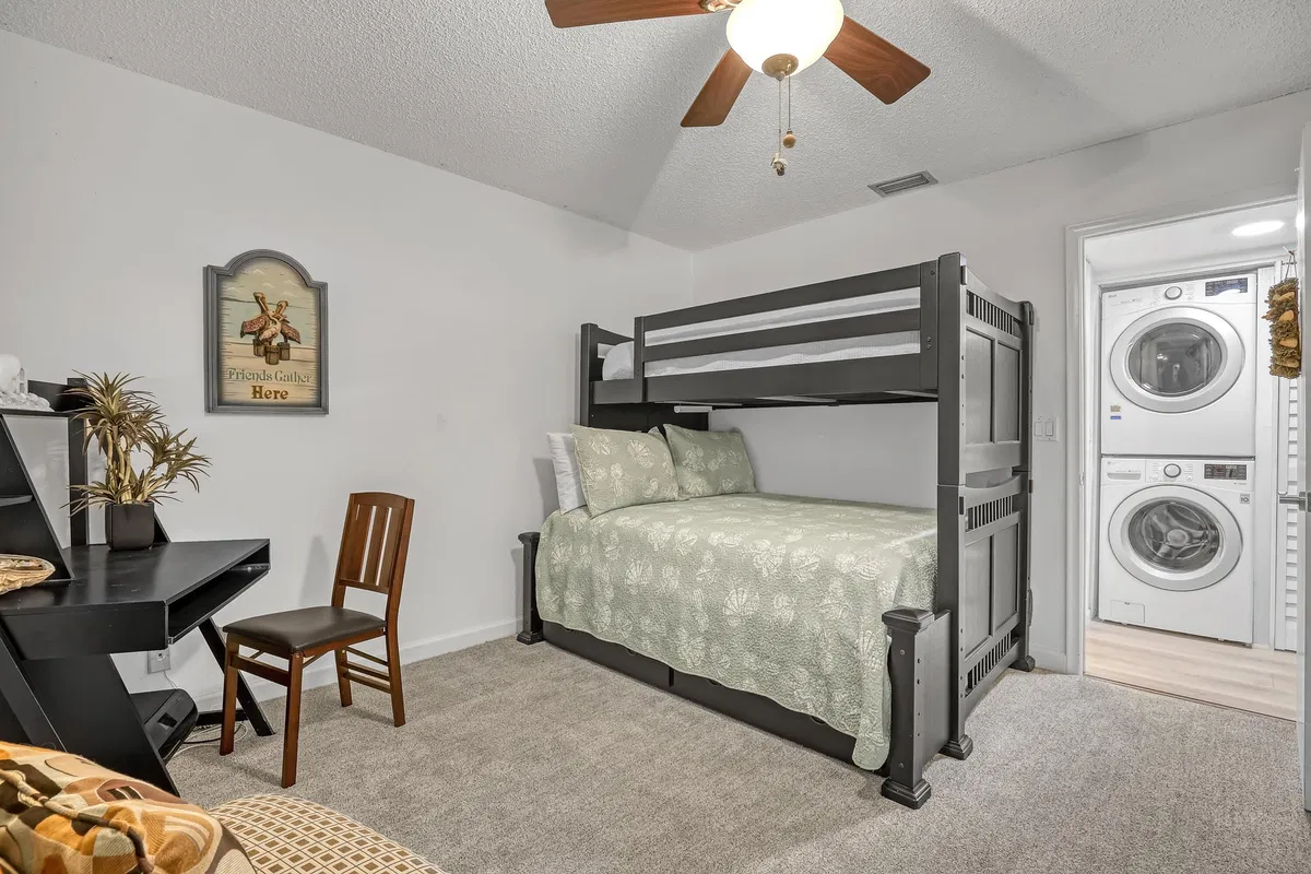 Unit 215 photo 13