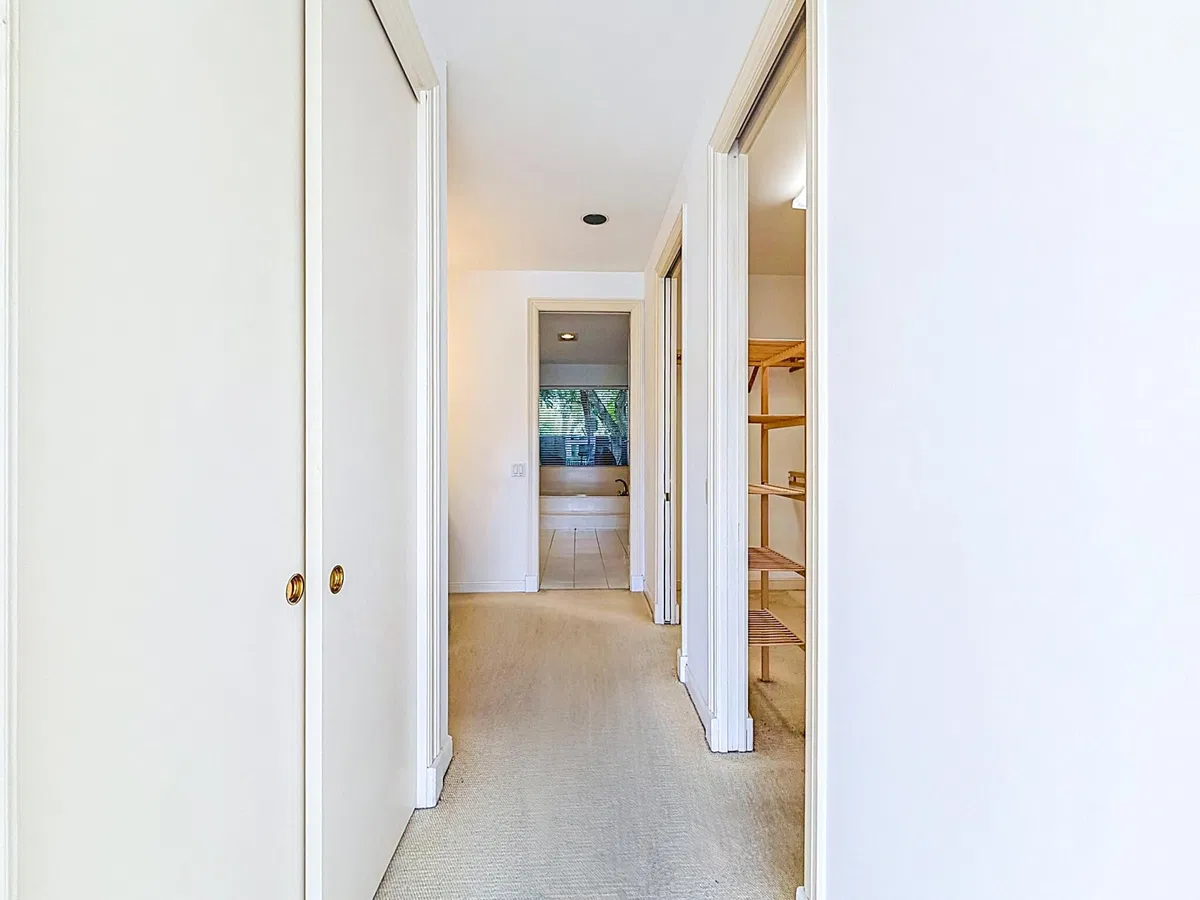 Residence photo 22