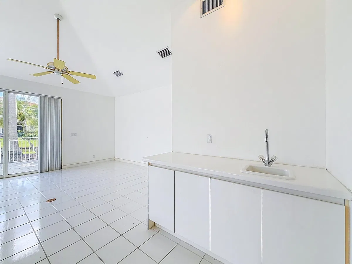 Residence photo 34