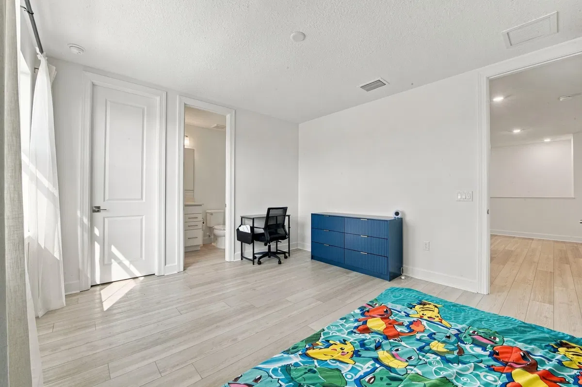 Residence photo 73