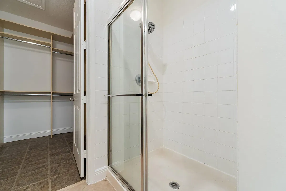  Residence photo 34