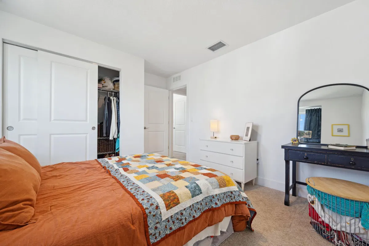 Residence photo 22
