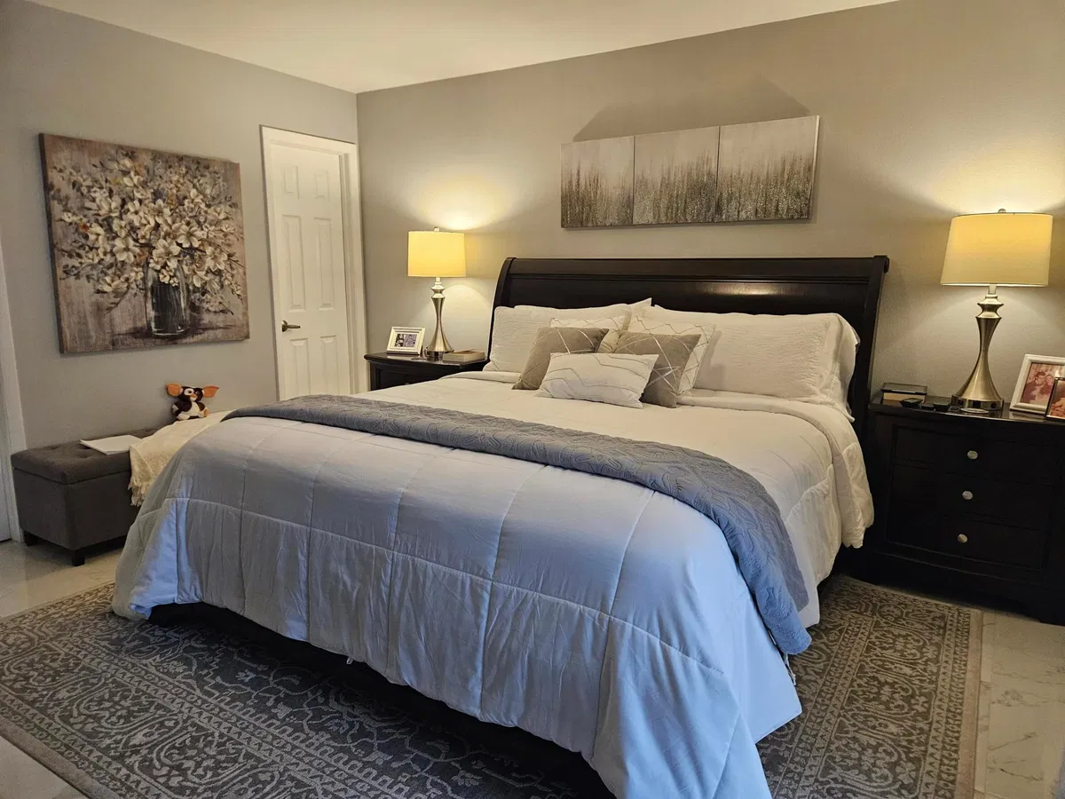 Unit 128 photo 10
