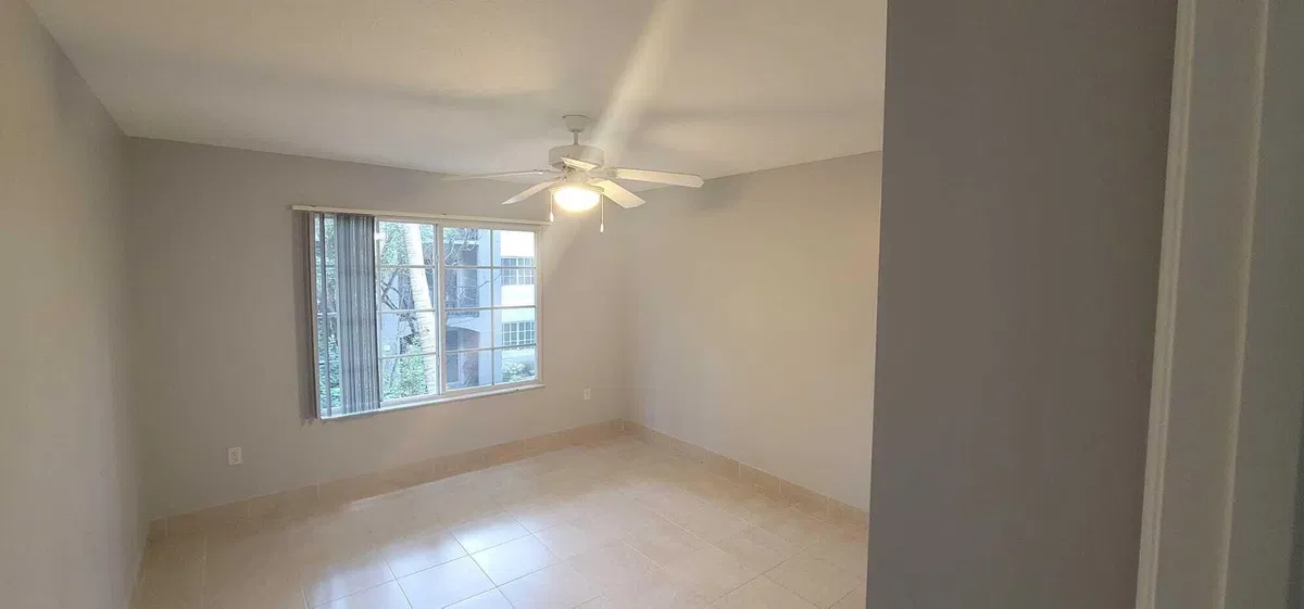 Unit 206 photo 7