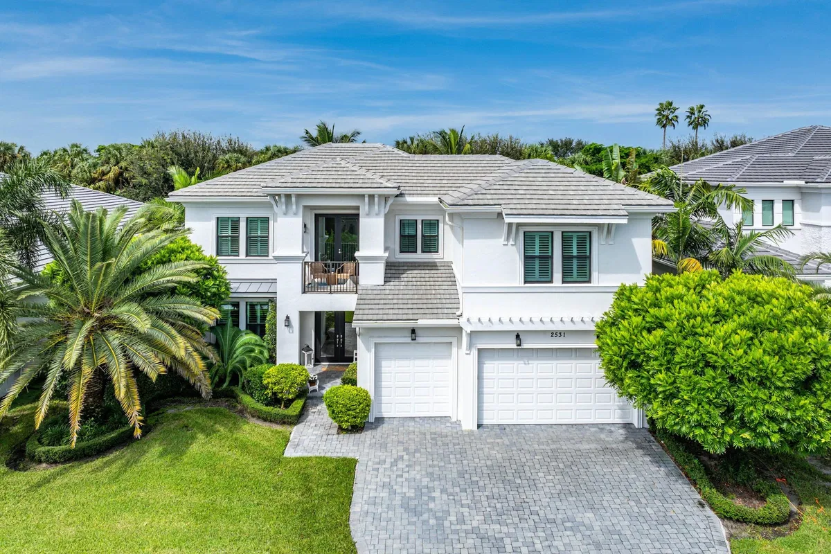 Royal Palm Polo Residence
