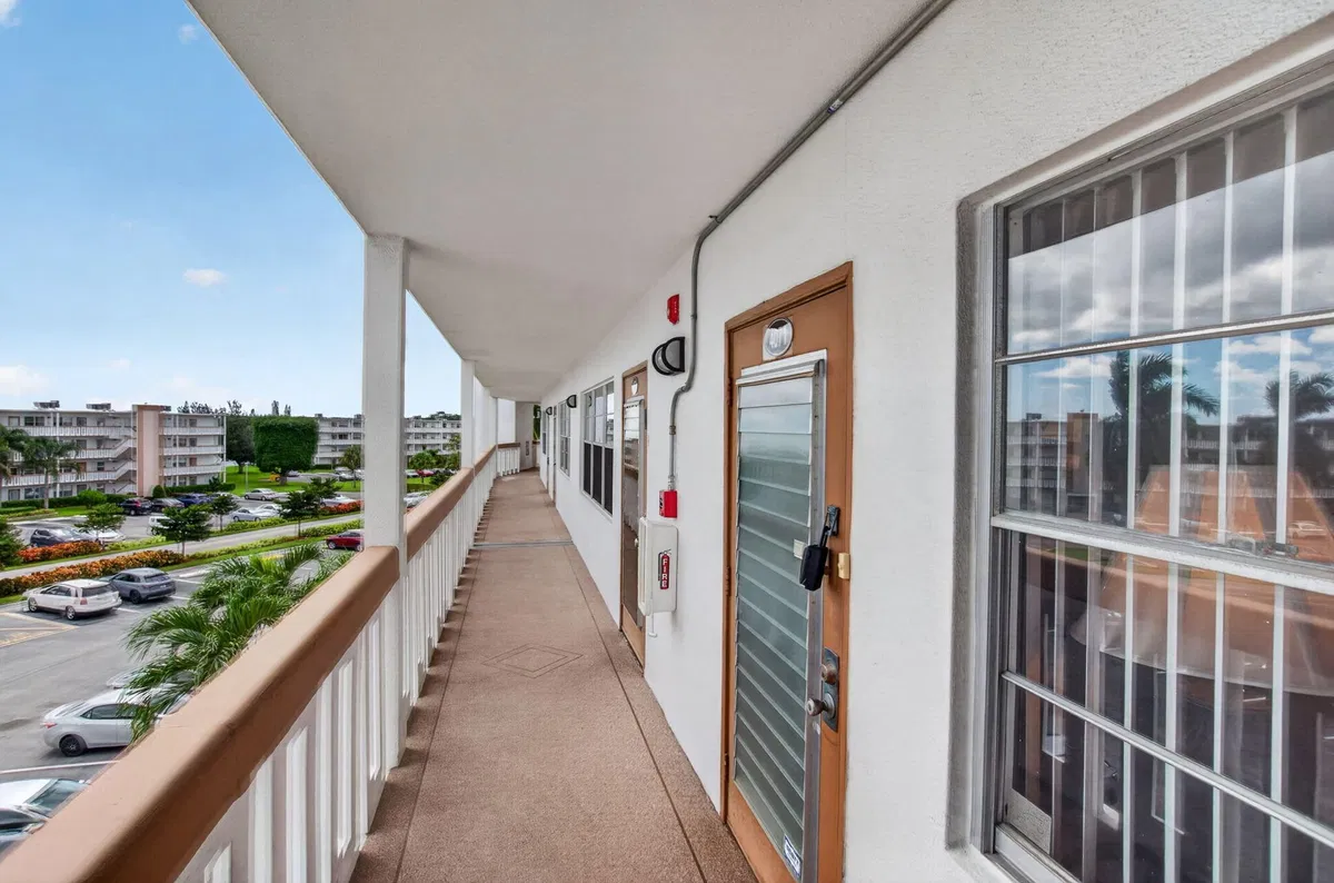 Residence photo 4