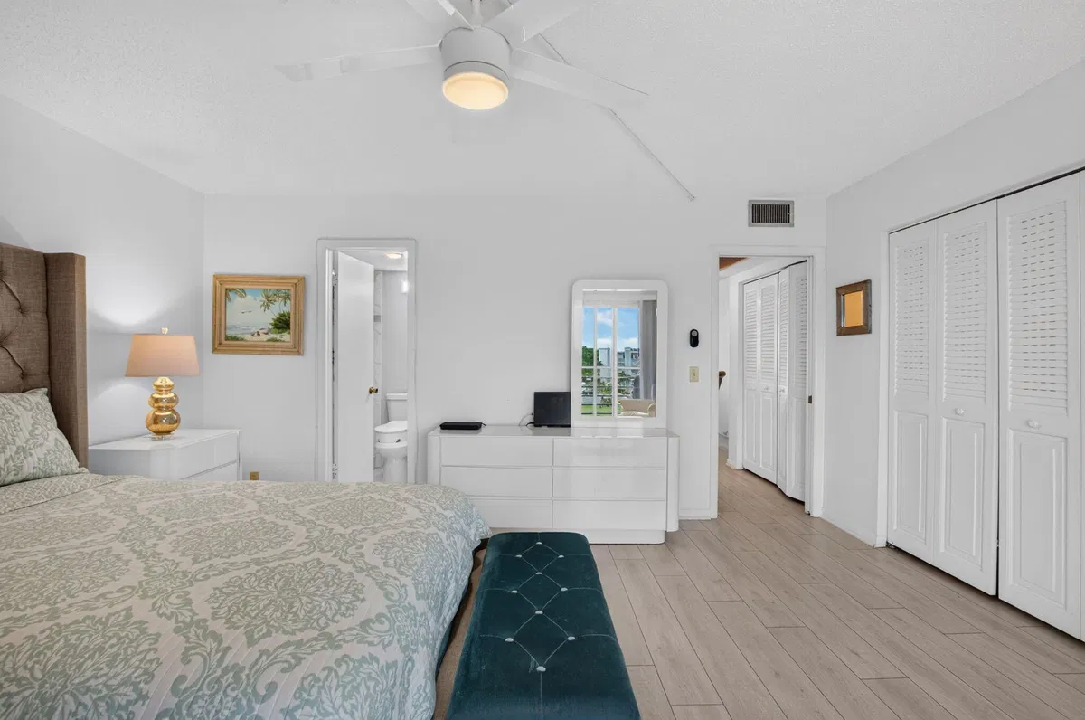 Residence photo 28