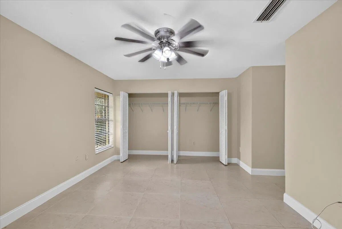 Residence photo 19