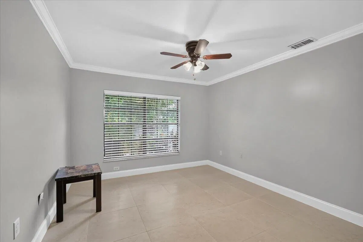 Residence photo 25