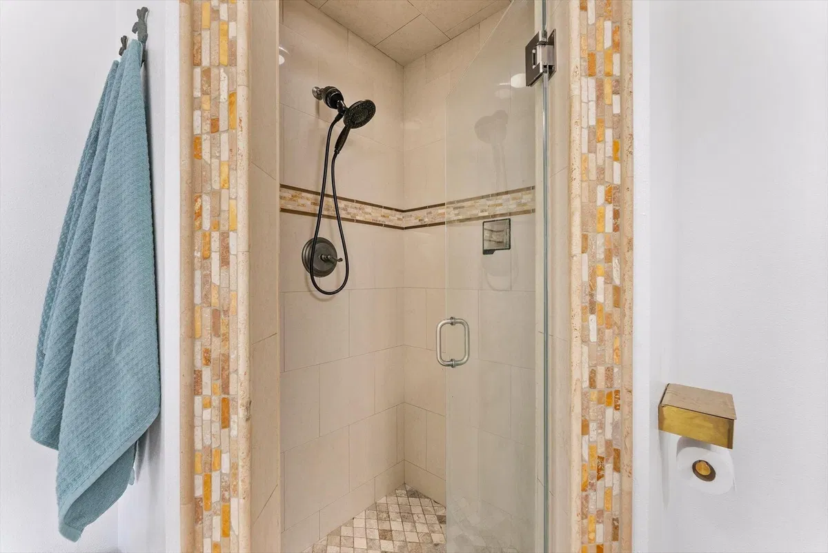  Residence photo 22