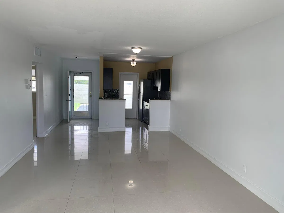  Unit 211 photo 7