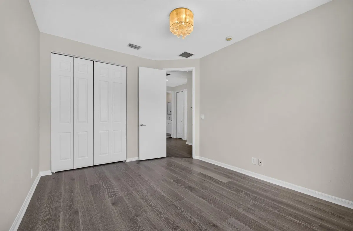 Residence photo 43