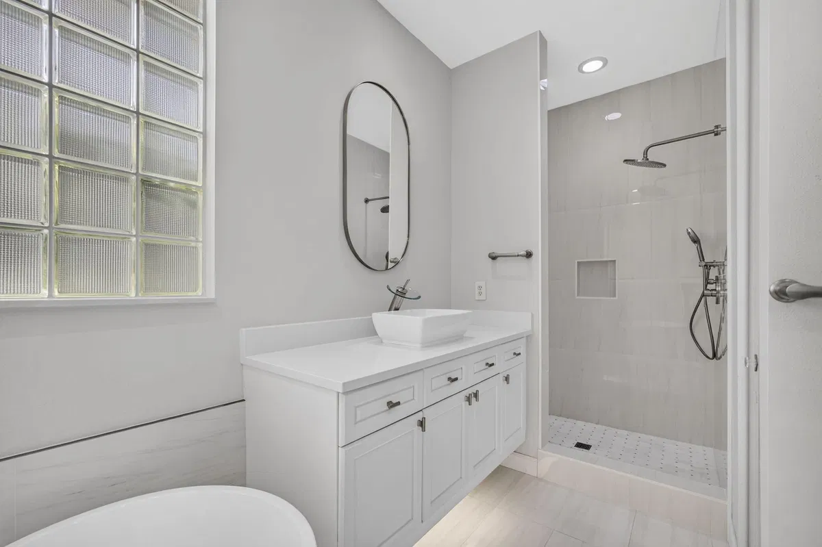 Residence photo 49