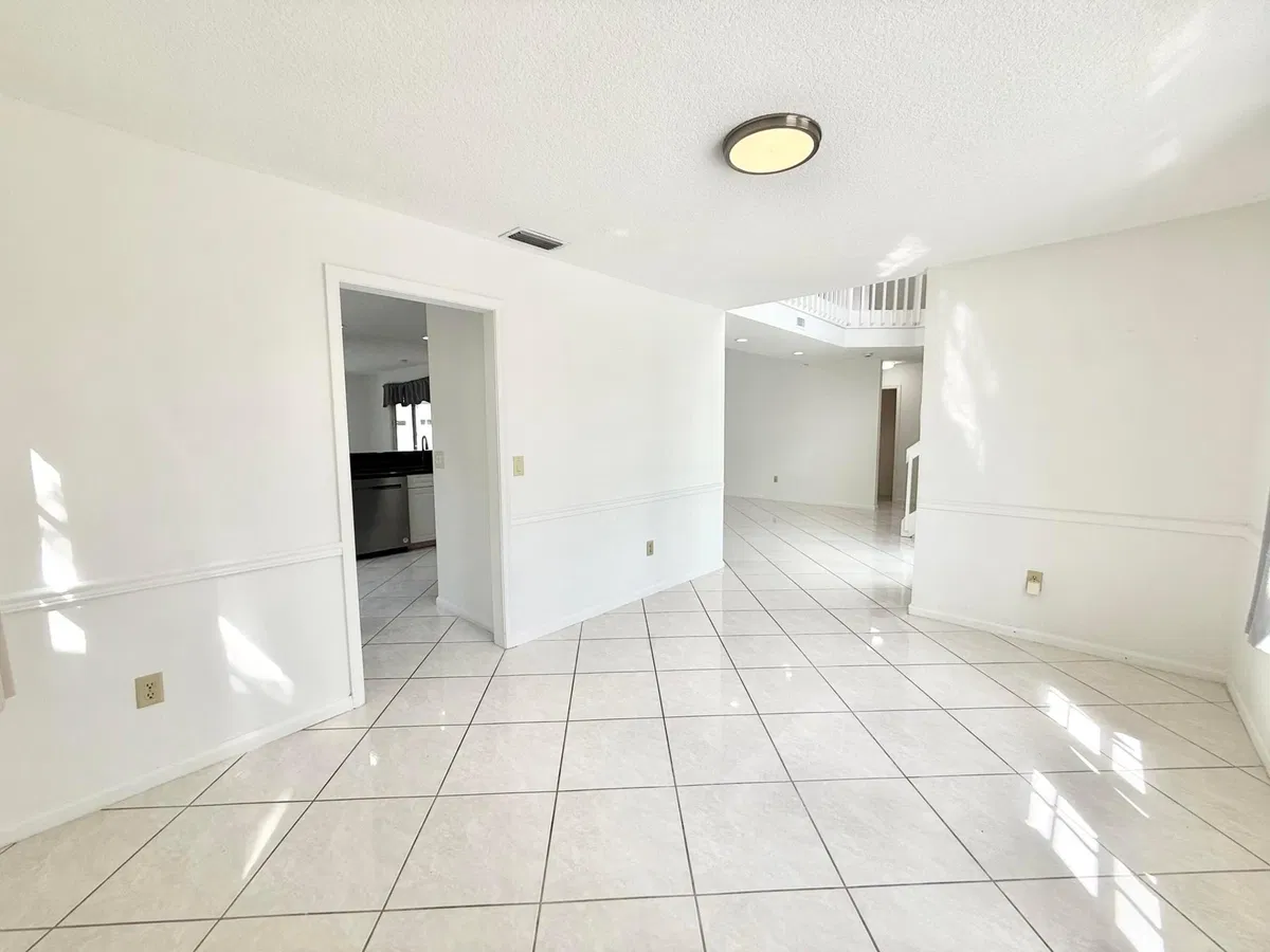  Residence photo 19