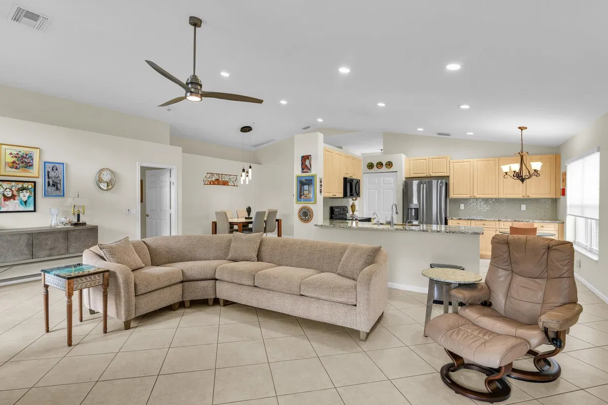 Residence photo 4