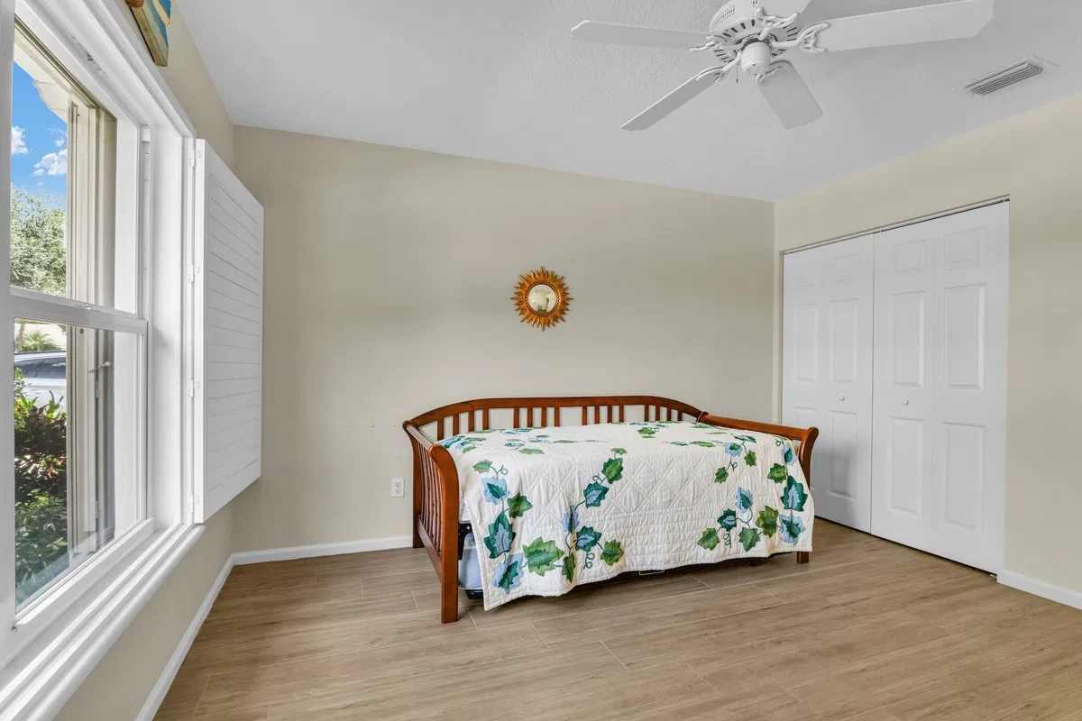Residence photo 28