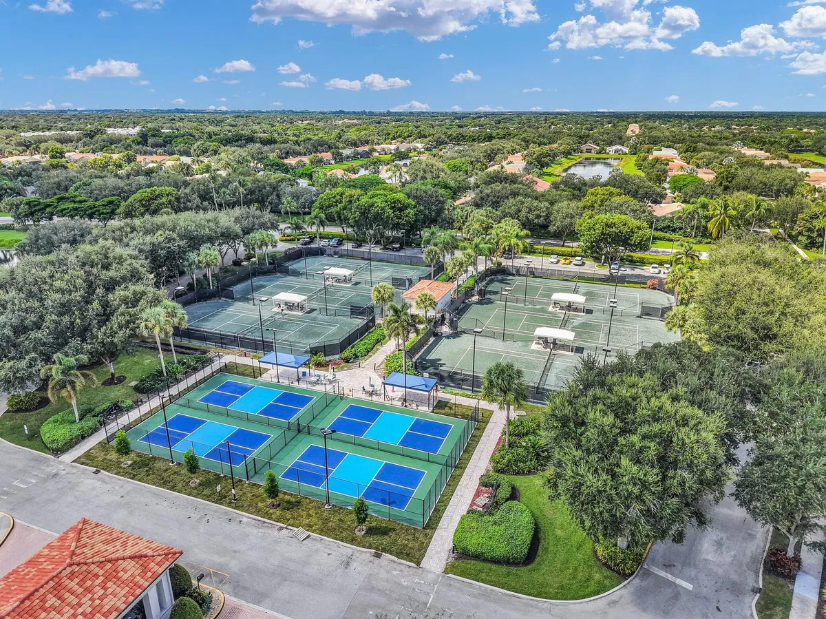 Residence photo 52