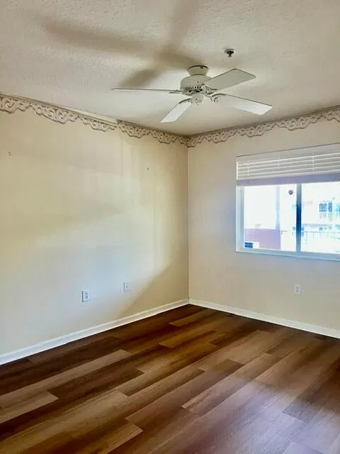 Unit 203 photo 4