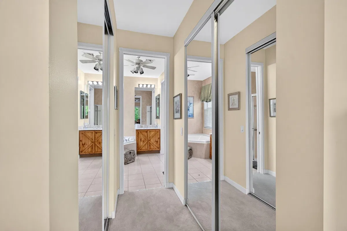 Residence photo 37