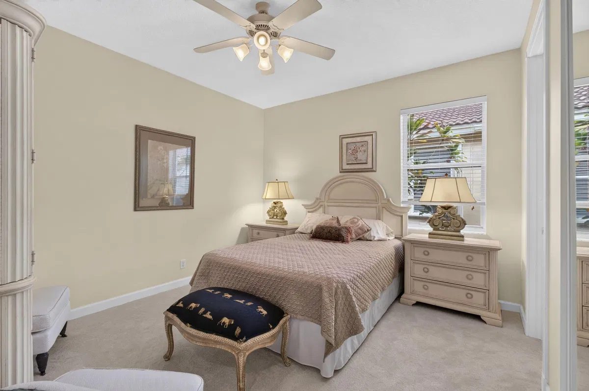 Residence photo 49