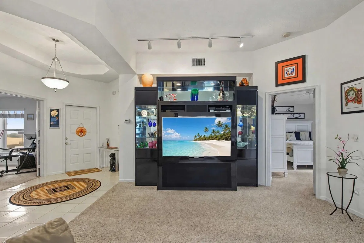  Residence photo 19