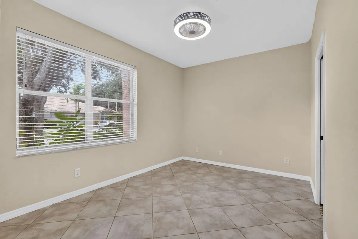  Residence photo 28