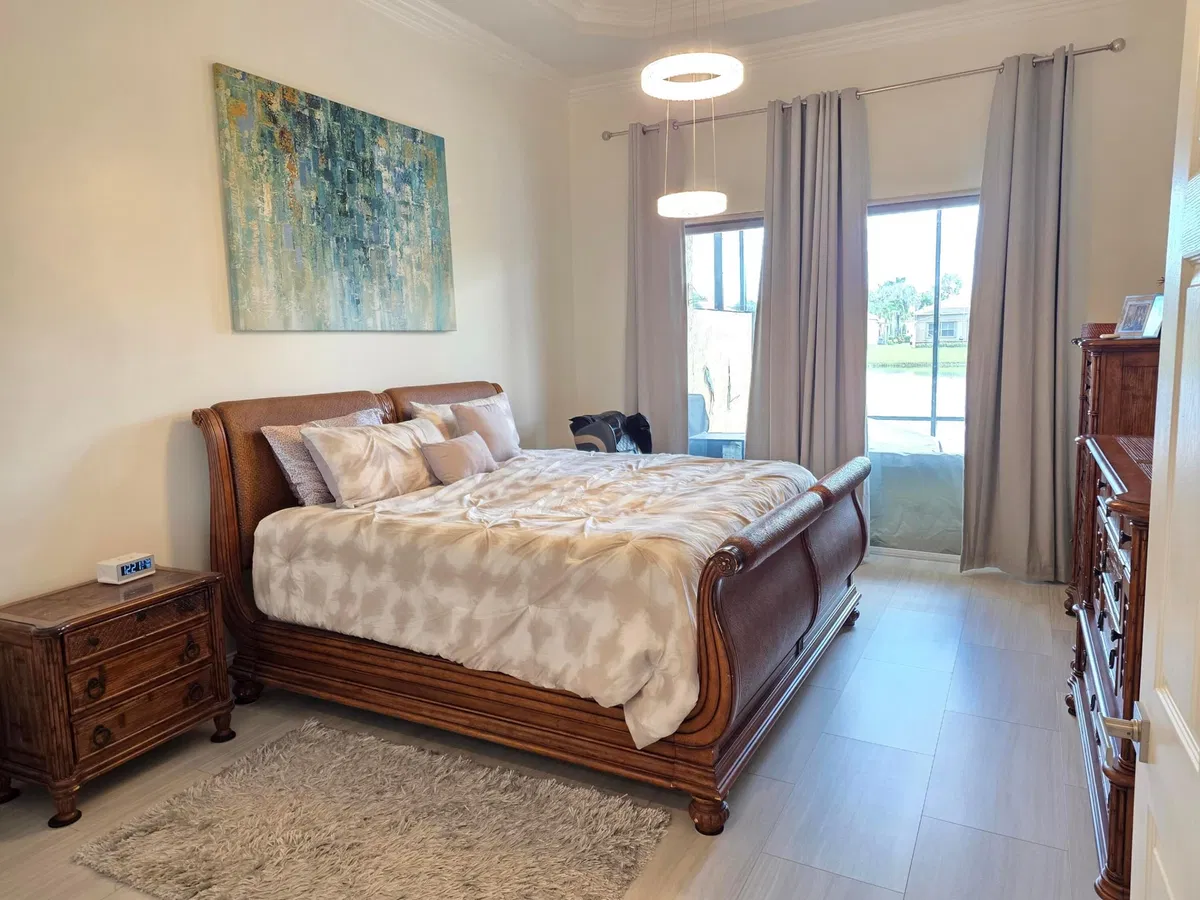 Residence photo 16