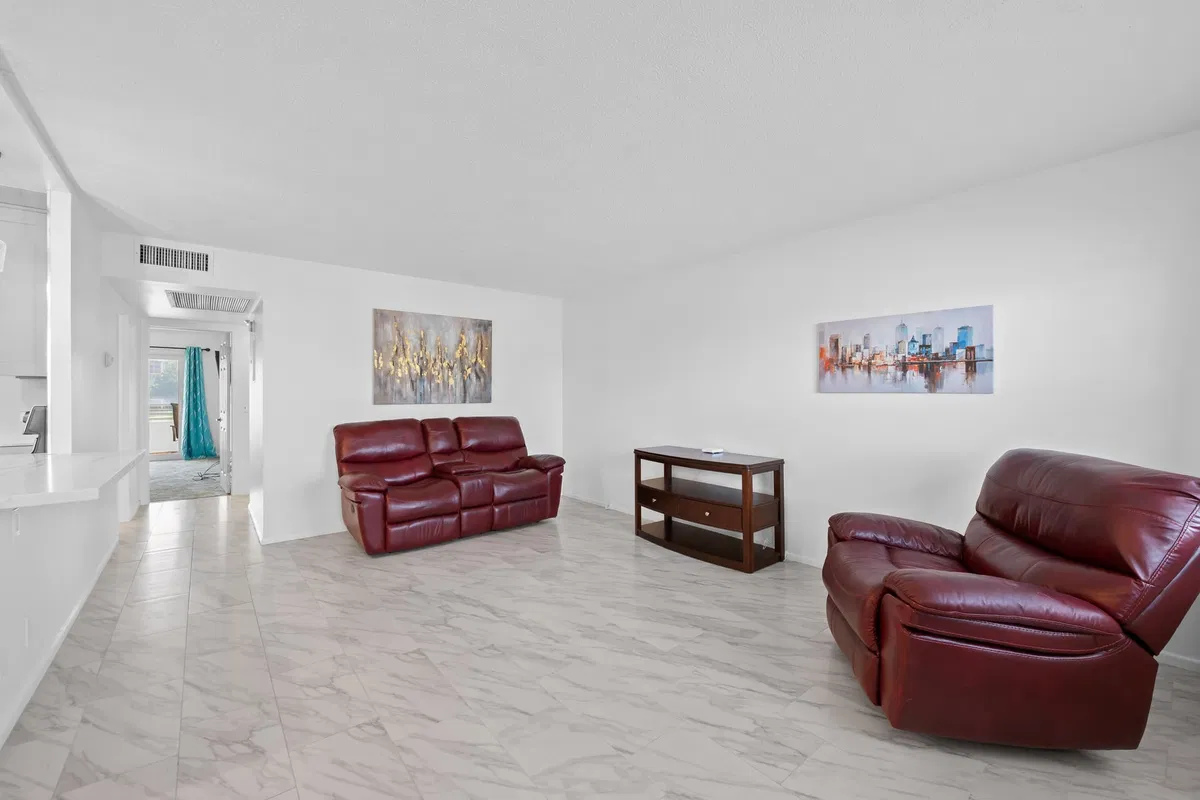 Residence photo 7