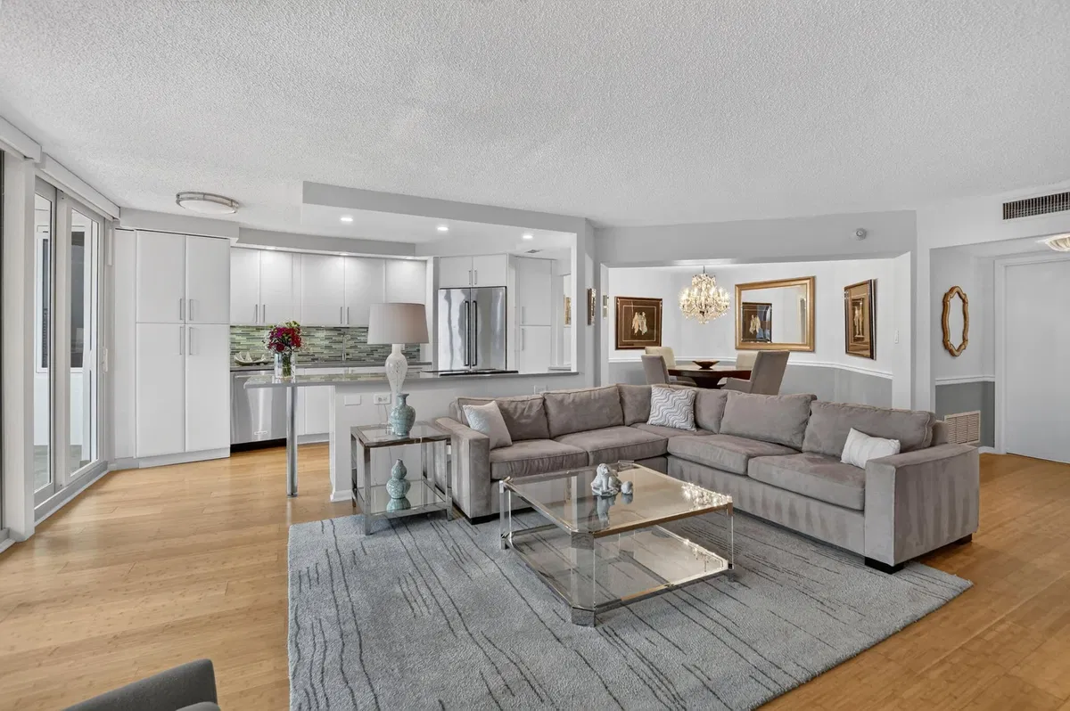 550 S Ocean Boca Residence photo 7