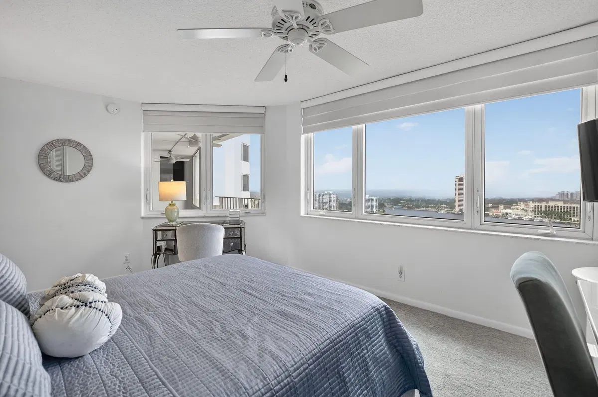 550 S Ocean Boca Residence photo 19