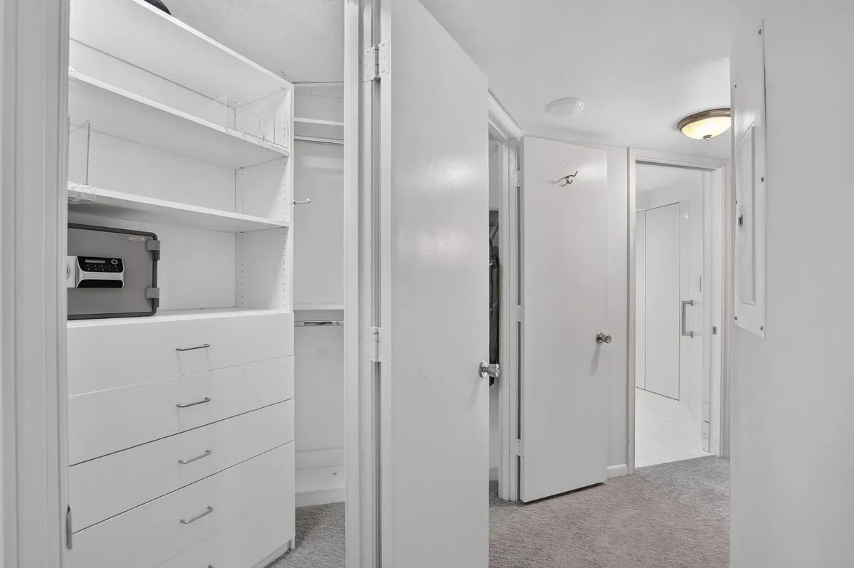 550 S Ocean Boca Residence photo 22