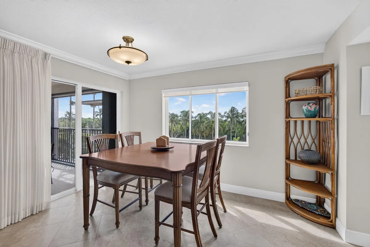 Unit 409 photo 10