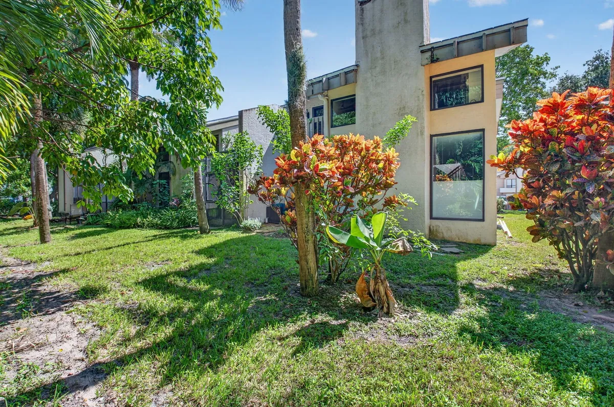 Unit 22870 photo 25