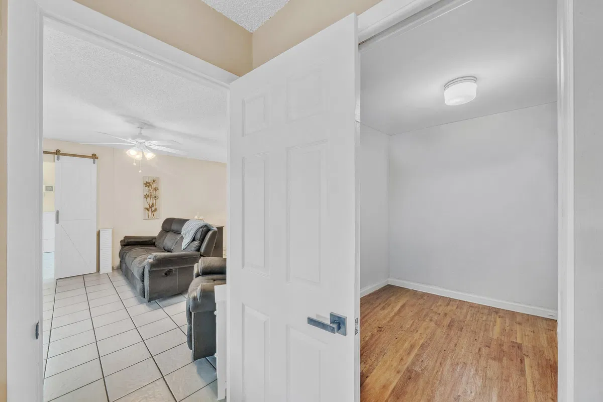 Residence photo 34