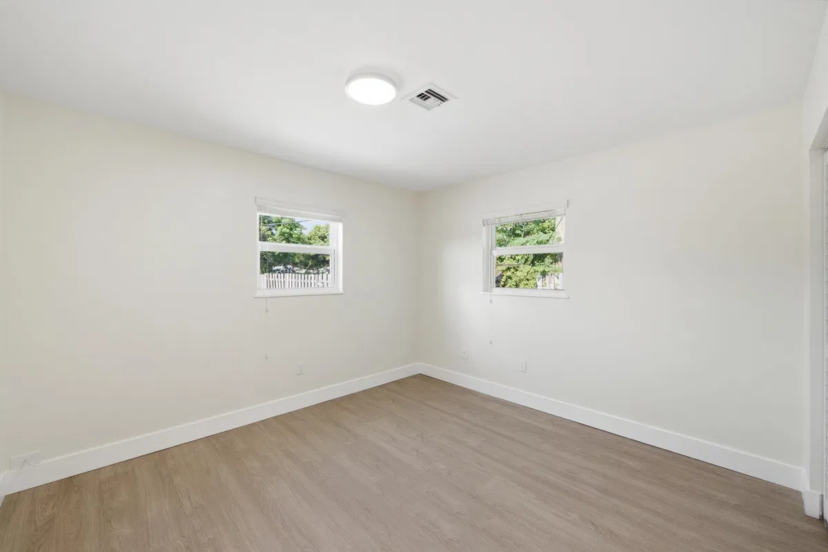 Residence photo 16