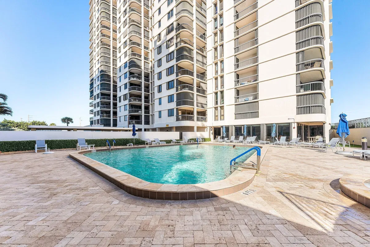 Eastpointe Singer Island Unit 19D photo 28
