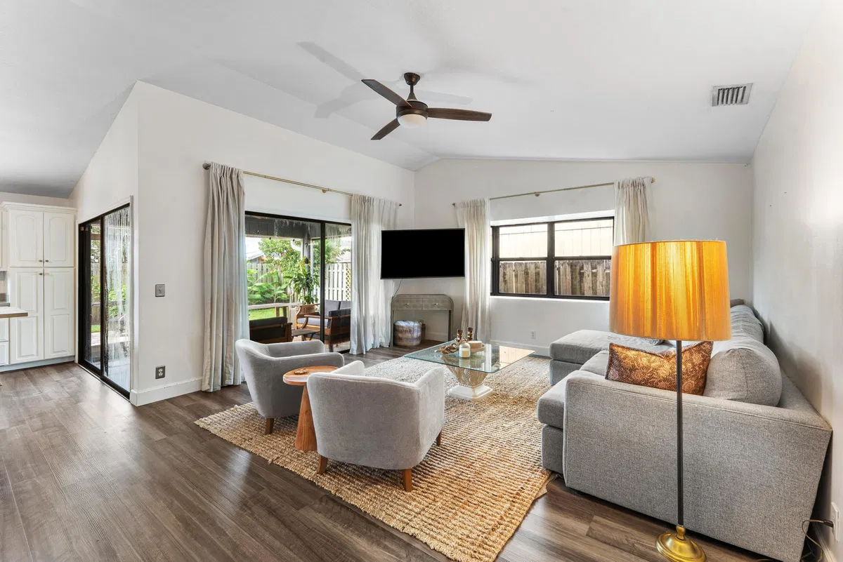 Residence photo 4
