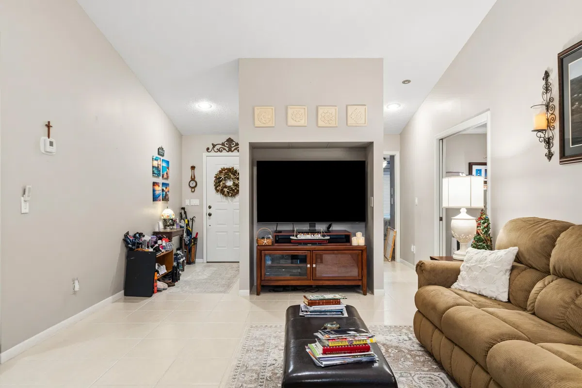  Residence photo 7