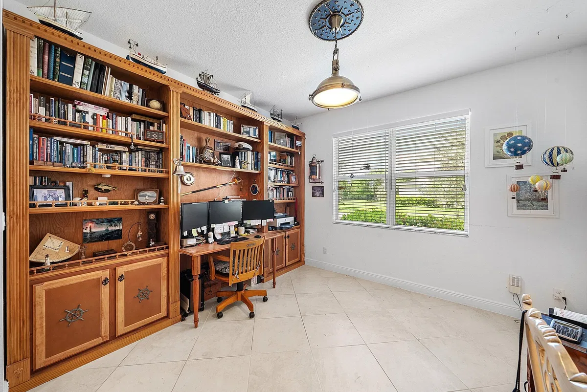 Residence photo 22