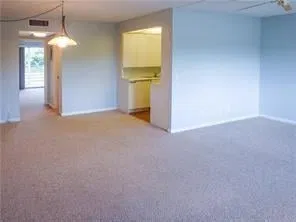 Unit 2055 photo 7