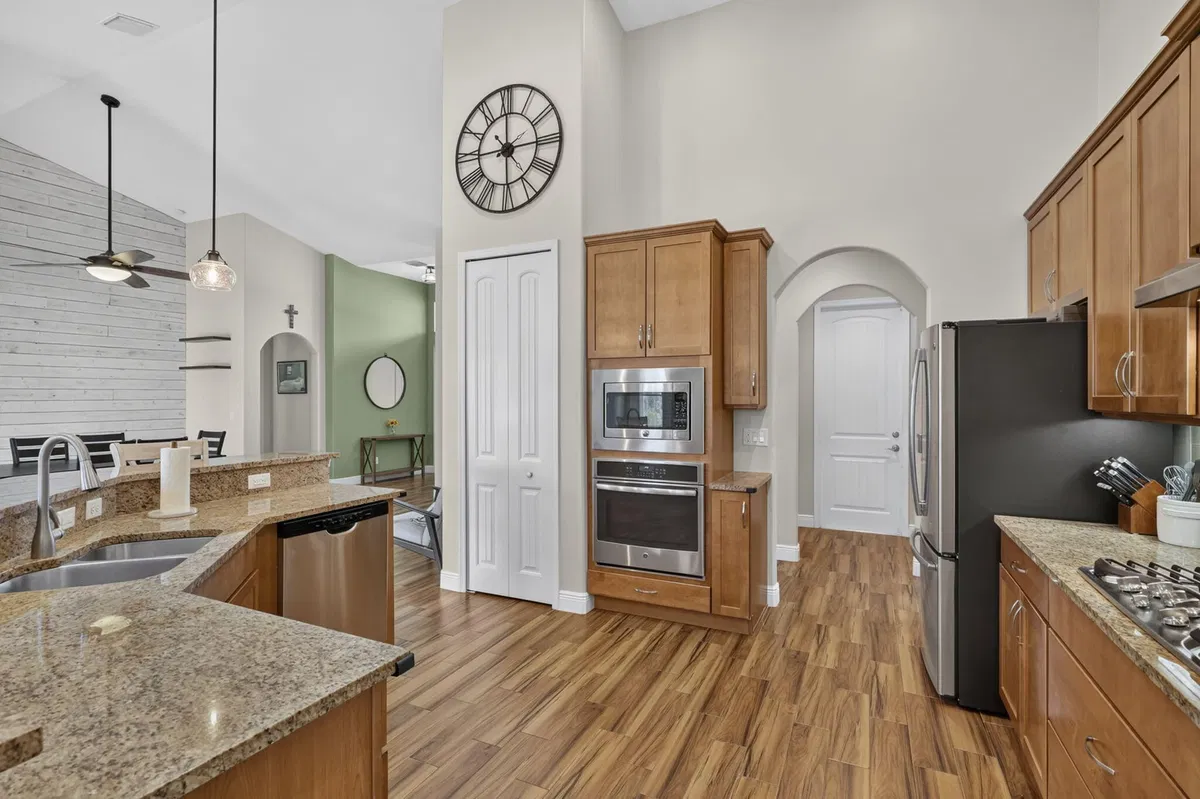 Residence photo 16