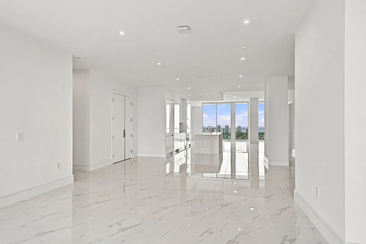 Nautilus 220 Unit 2306 photo 10